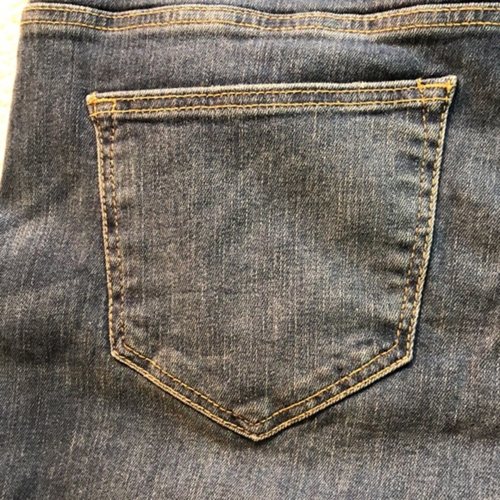 Divided for H&M higher rise distress jeans, size 6 - Picture 9 of 14